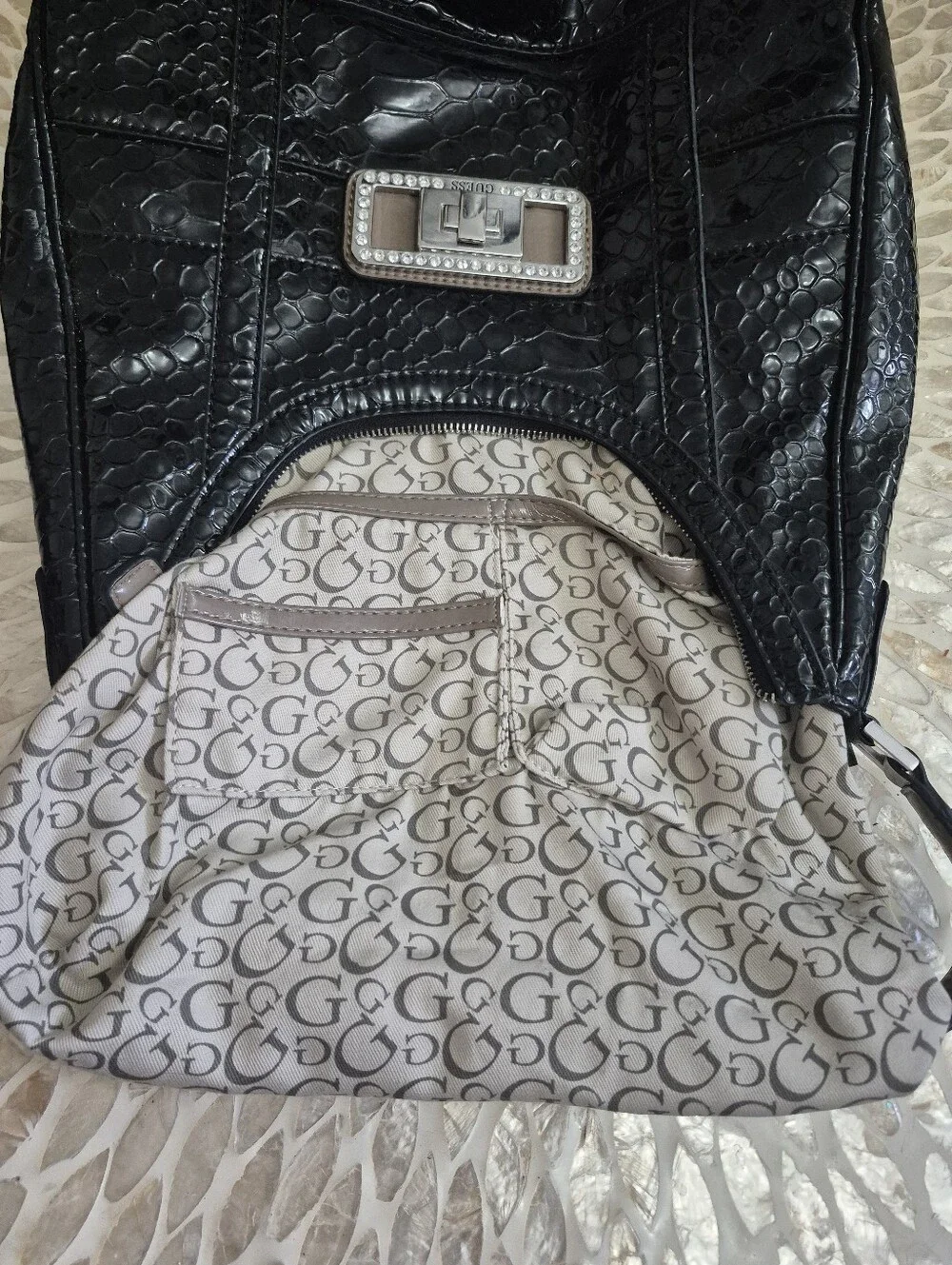 Vintage GUESS Larissa Y2K Black Patent Faux Leather Crocodile Shoulder Bag Boho - Picture 8 of 8